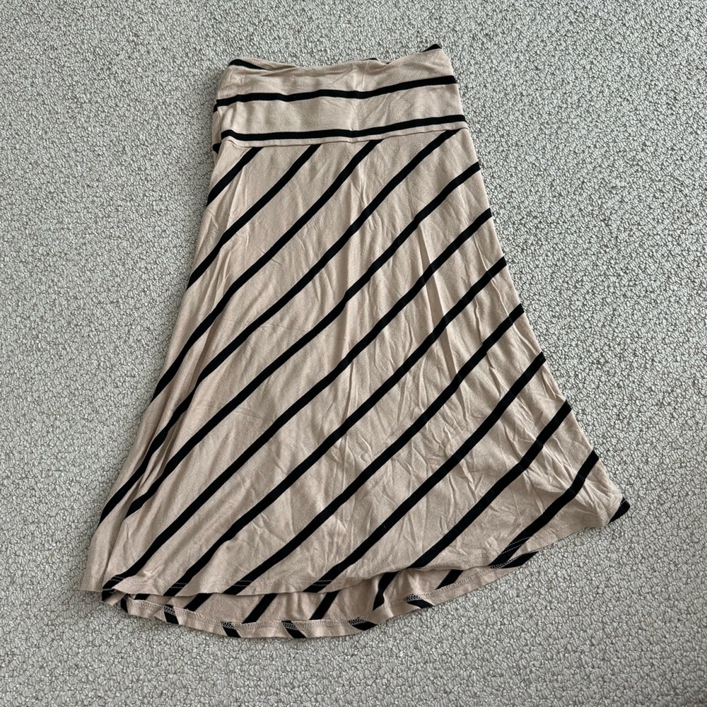 Cute Mid Length Skirt with Stripes